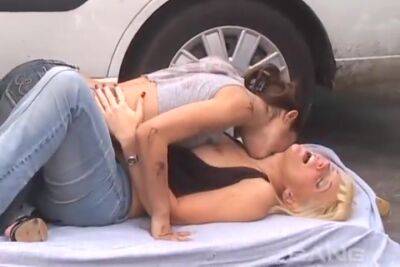 Amber - 2 Sexy Girls, Amber Rayne And Heidi Mayne In Lesbian Scene - videotxxx.com